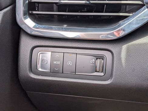 Used 2025 GMC Acadia Elevation FWD image 24
