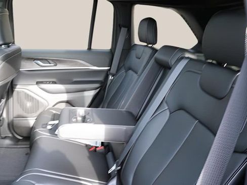 New 2025 Jeep Grand Cherokee Limited w/ Black Appearance Package image 16