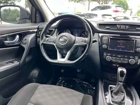 Used 2021 Nissan Rogue Sport SV FWD image 40