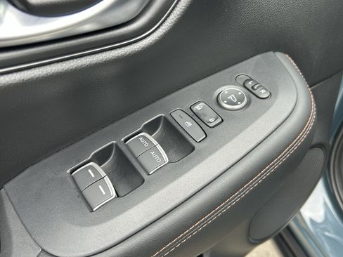 Certified 2025 Honda HR-V Sport image 24