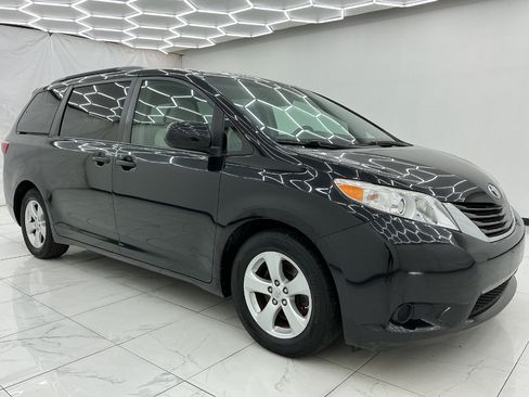 Used 2015 Toyota Sienna LE FWD image 7