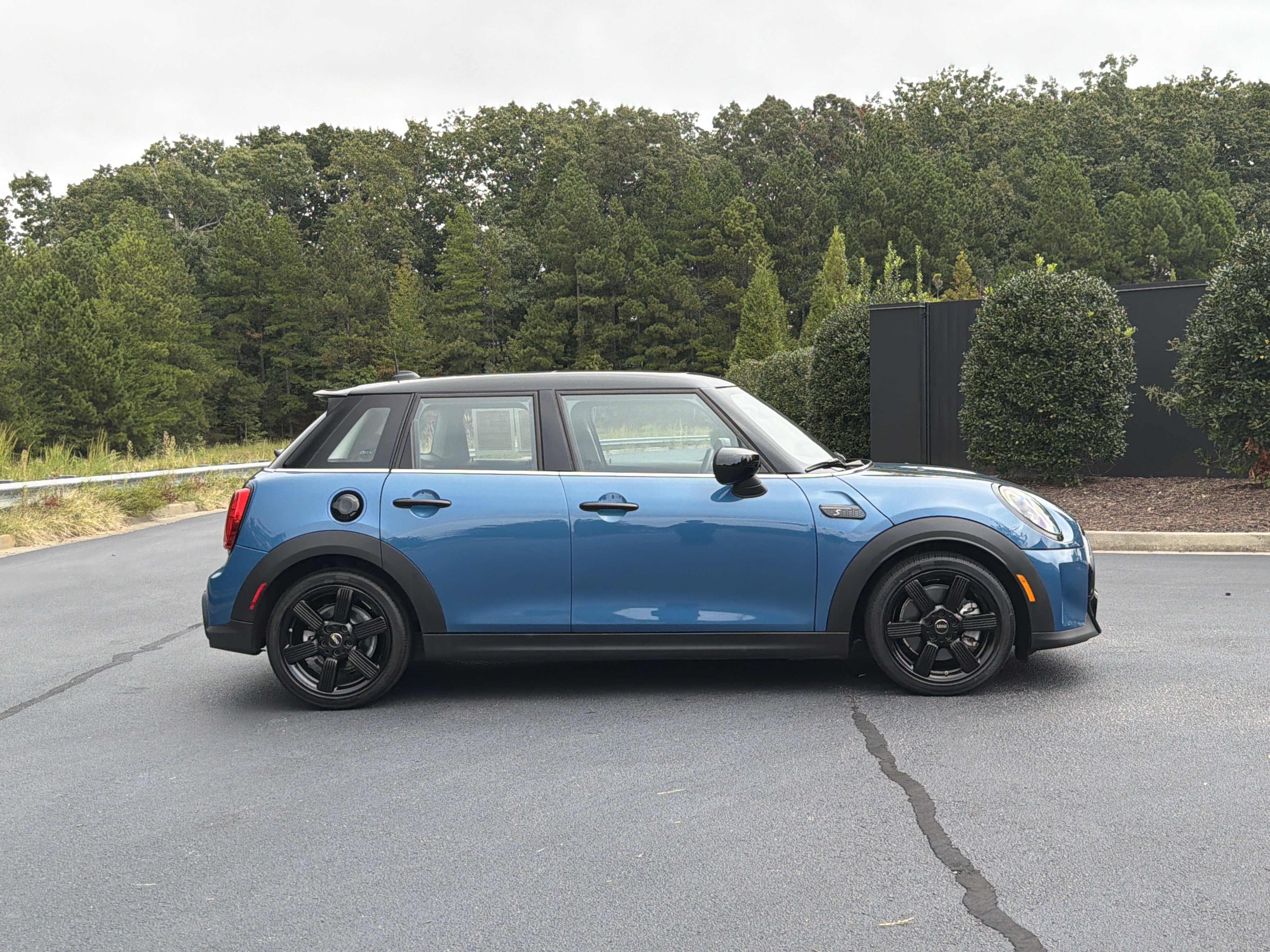 Used 2024 MINI Cooper S FWD image 5