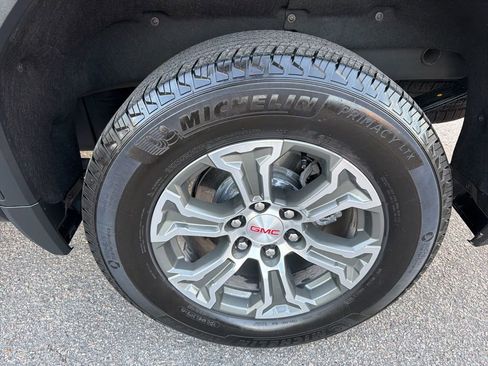 Used 2025 GMC Sierra 1500 SLT image 10