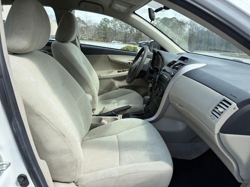 Used 2013 Toyota Corolla L image 32