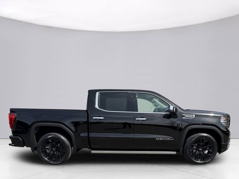 Used 2023 GMC Sierra 1500 Denali w/ Technology Package AWD/4WD image 15