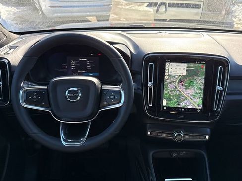 Certified 2023 Volvo C40 P8 Recharge Plus image 25