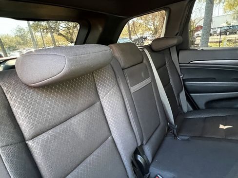 Used 2019 Jeep Grand Cherokee Laredo image 40