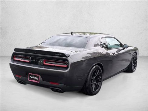 Used 2016 Dodge Challenger SRT Hellcat RWD image 5