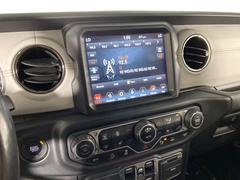 Used 2021 Jeep Gladiator Overland image 29