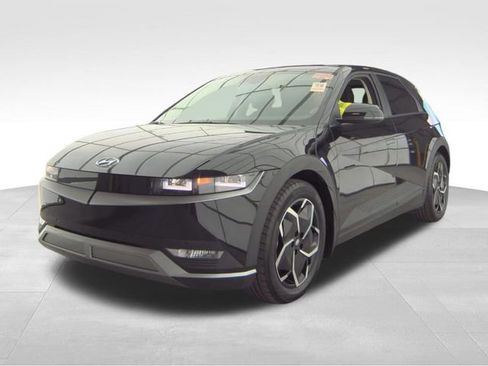 Used 2024 Hyundai Ioniq 5 SEL image 3