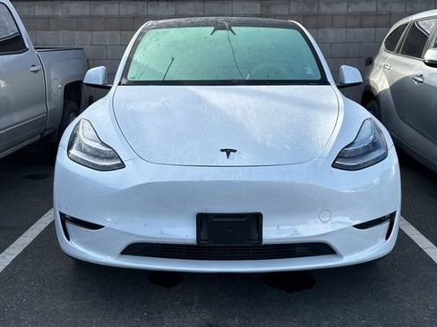 Used 2021 Tesla Model Y Long Range image 6