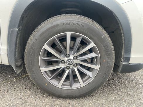 Used 2017 Toyota Highlander XLE AWD/4WD image 23
