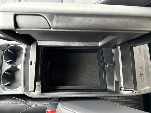 New 2026 Subaru Solterra image 24