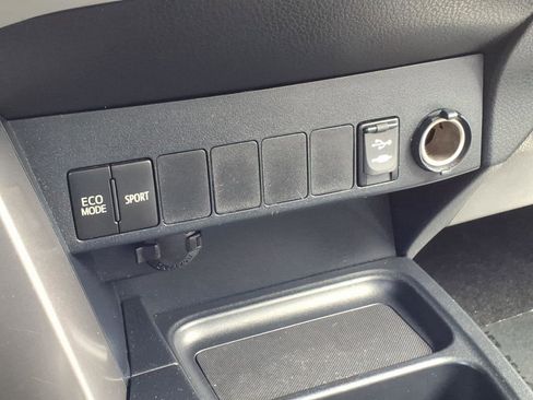 Used 2016 Toyota RAV4 XLE FWD image 33