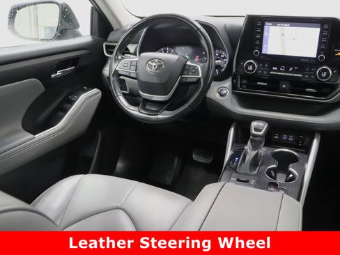 Used 2022 Toyota Highlander XLE image 33