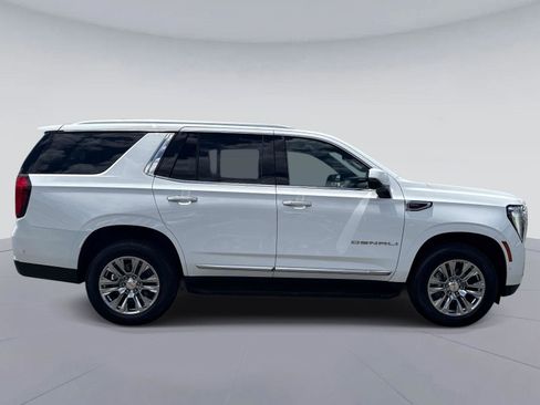 Used 2025 GMC Yukon Denali RWD image 2