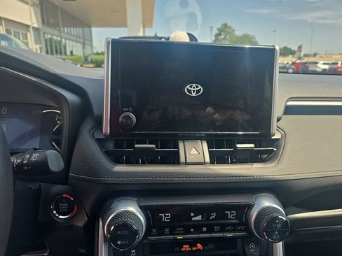 Used 2025 Toyota RAV4 XLE FWD image 14