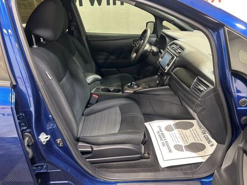 Used 2022 Nissan Leaf S image 12