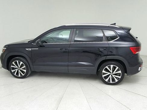 Used 2024 Volkswagen Taos SE image 8