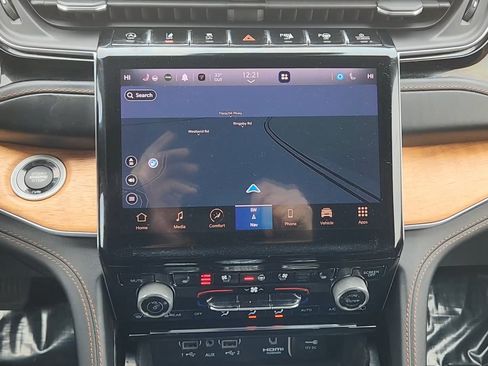 Used 2022 Jeep Grand Cherokee Summit AWD/4WD image 15