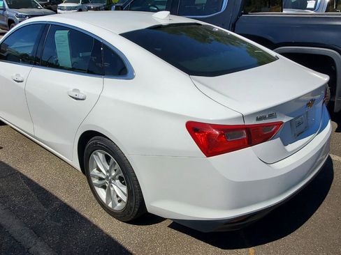 Used 2016 Chevrolet Malibu LT w/ Leather Package image 8