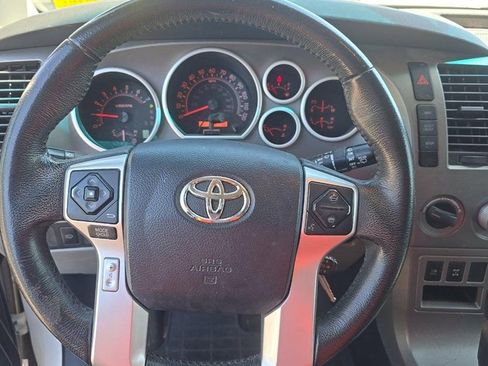 Used 2015 Toyota Sequoia SR5 AWD/4WD image 8