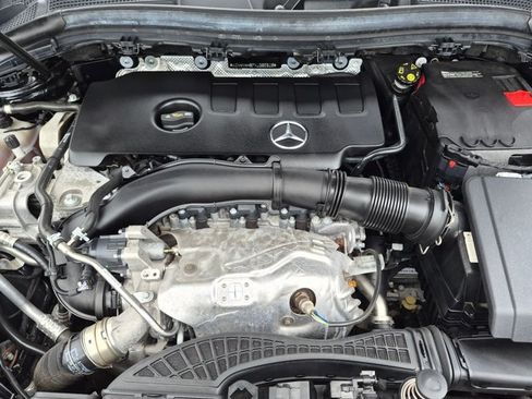 Used 2022 Mercedes-Benz GLA 250 4MATIC image 21