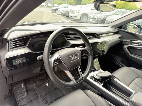 Used 2024 Audi Q8 e-tron Prestige w/ Prestige Package AWD/4WD image 4