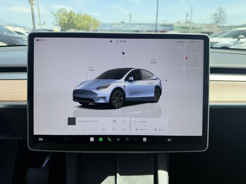 Used 2024 Tesla Model Y Long Range image 12