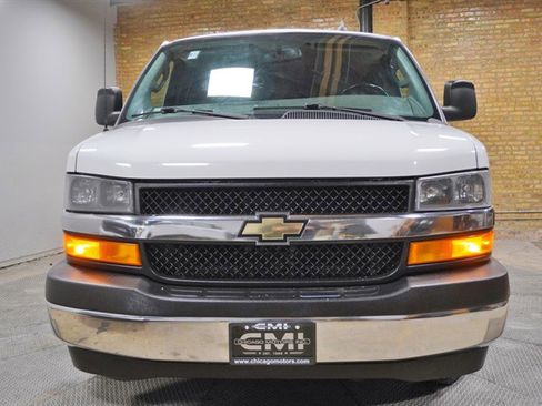 Used 2018 Chevrolet Express 3500 LT w/ LT Preferred Equipment Group image 4