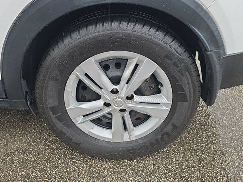 Used 2019 Nissan Kicks S FWD image 13