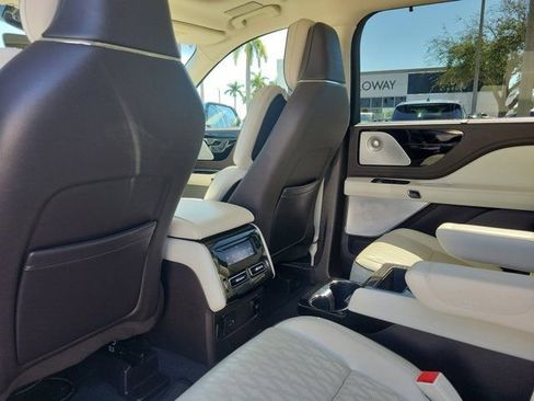 Certified 2022 Lincoln Aviator Black Label w/ Dynamic Handling Package image 14