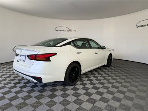 New 2025 Nissan Altima 2.5 SV image 8