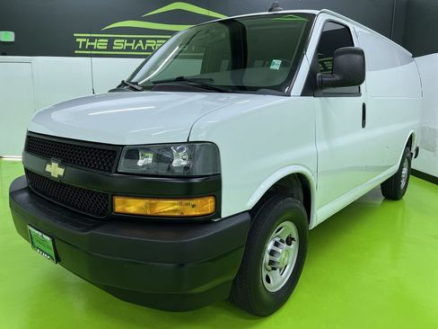 Used 2020 Chevrolet Express 2500 w/ Driver Convenience Package RWD image 5