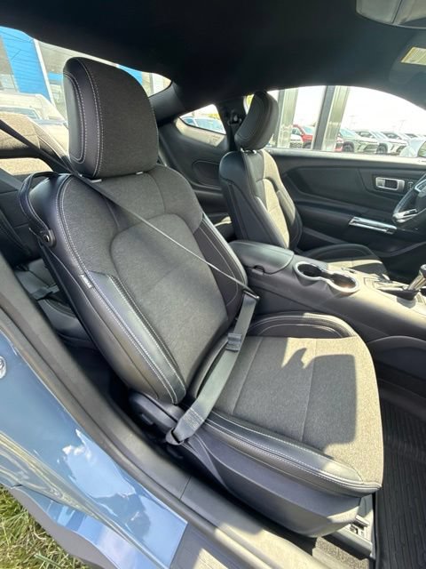 Used 2025 Ford Mustang Coupe RWD image 28