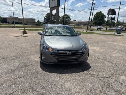 Used 2019 Hyundai Elantra SEL FWD image 4