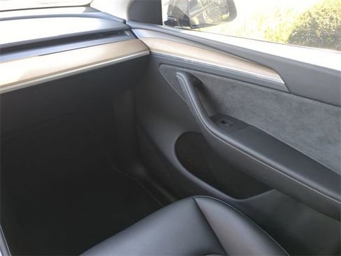 Used 2023 Tesla Model Y Long Range image 20