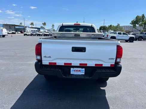 Used 2019 Toyota Tacoma SR image 5