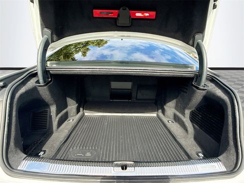 Used 2020 Audi A8 L 4.0T w/ Executive Package image 31