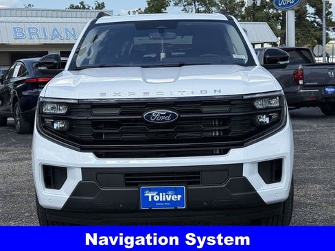 New 2025 Ford Expedition Active image 3
