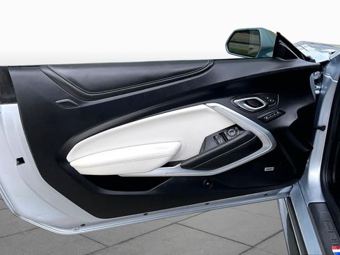 Used 2018 Chevrolet Camaro SS RWD image 18