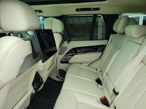 Certified 2025 Land Rover Range Rover Autobiography AWD/4WD image 16