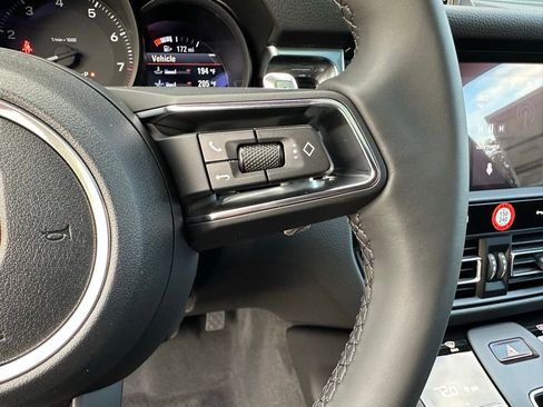 Used 2026 Porsche Macan AWD/4WD image 17