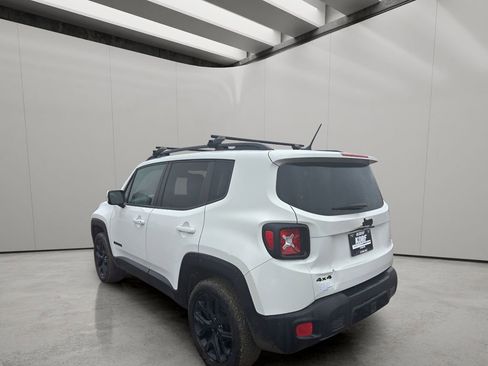 Used 2017 Jeep Renegade Altitude AWD/4WD image 3
