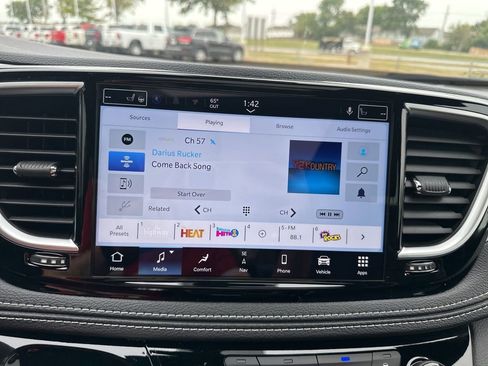 New 2026 Chrysler Pacifica Limited w/ S Appearance Package image 69