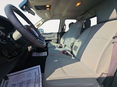 Used 2017 RAM 1500 Classic SLT AWD/4WD image 6