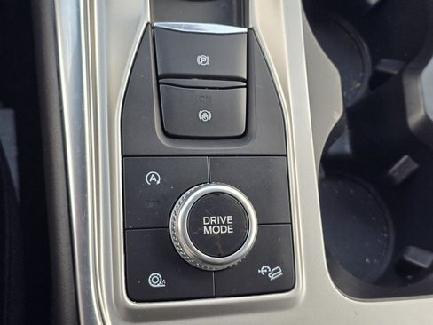 Used 2020 Ford Explorer XLT w/ Equipment Group 202A AWD/4WD image 22