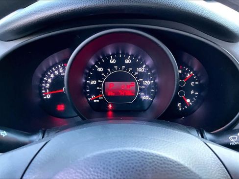 Used 2016 Kia Soul + image 23