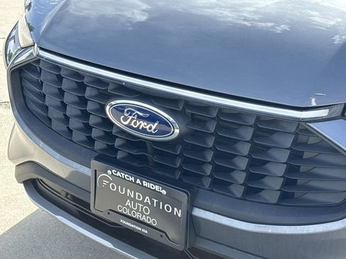 Used 2025 Ford Escape Platinum AWD/4WD image 27