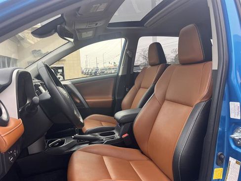 Used 2016 Toyota RAV4 Limited image 17